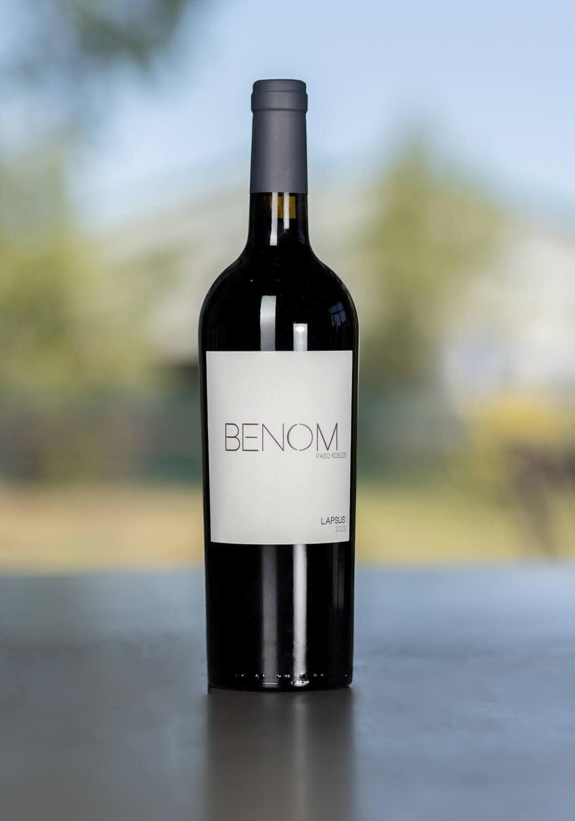 A bottle of 2022 Lapsus BENOM wine